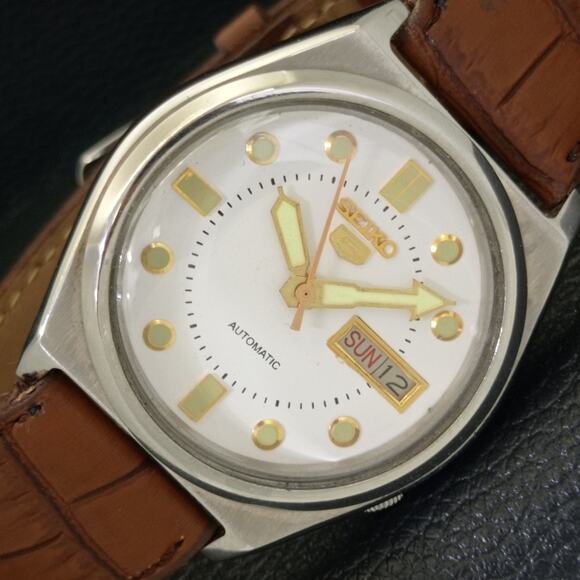 Vintage 1971 Seiko Automatic Mens Silver Watch W/daydate & Green accents - Picture 1 of 8